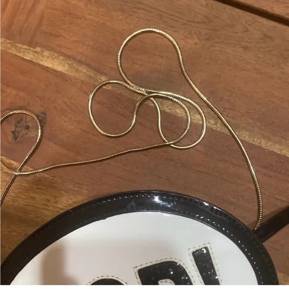 Kate Spade New York Black and White Novely Speech Bubble 'POP!' Crossbody EUC - Picture 12 of 16